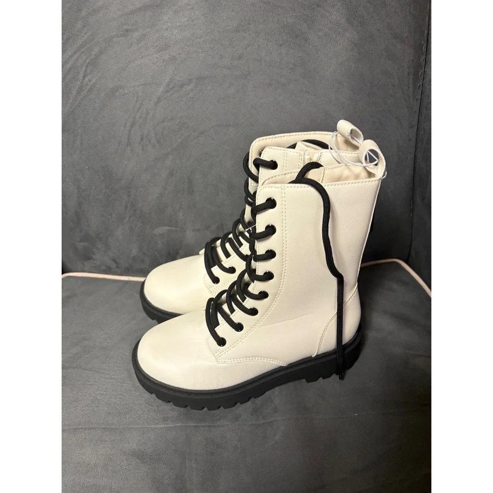Art Class Khari cream combat boots Lug sole size 1 lace up New without box